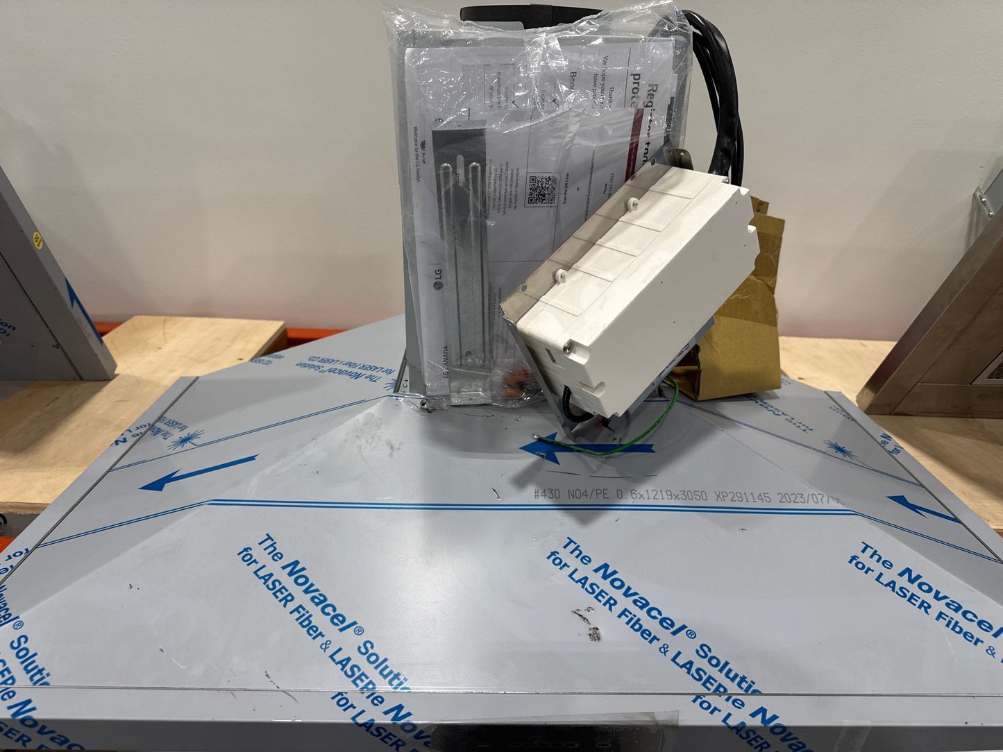 LG Studio LSHD3680ST 36 Inch Wall Mount Smart Chimney Hood with 600 CFM Internal Blower, Wi-Fi, IR Touch Controls, LED Lighting, Mesh Filters, Low-Profile Body, and RoHS Compliant: Stainless Steel