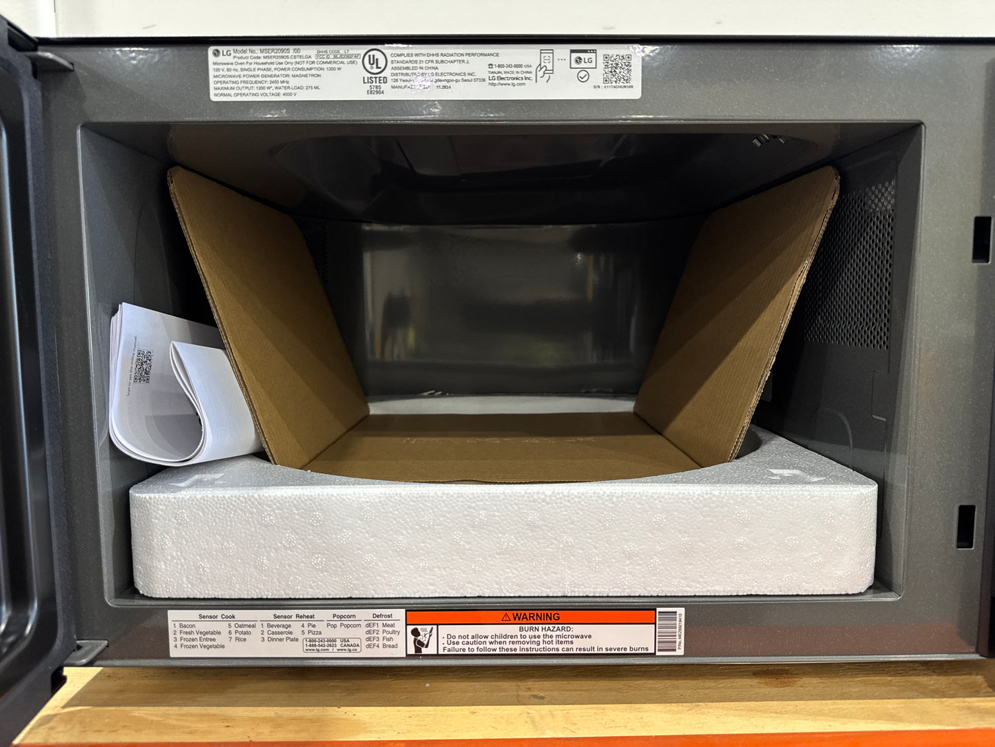 LG MSER2090S 2.0 cu. ft. NeoChef™ Countertop Microwave with Smart Inverter and Sensor Cooking