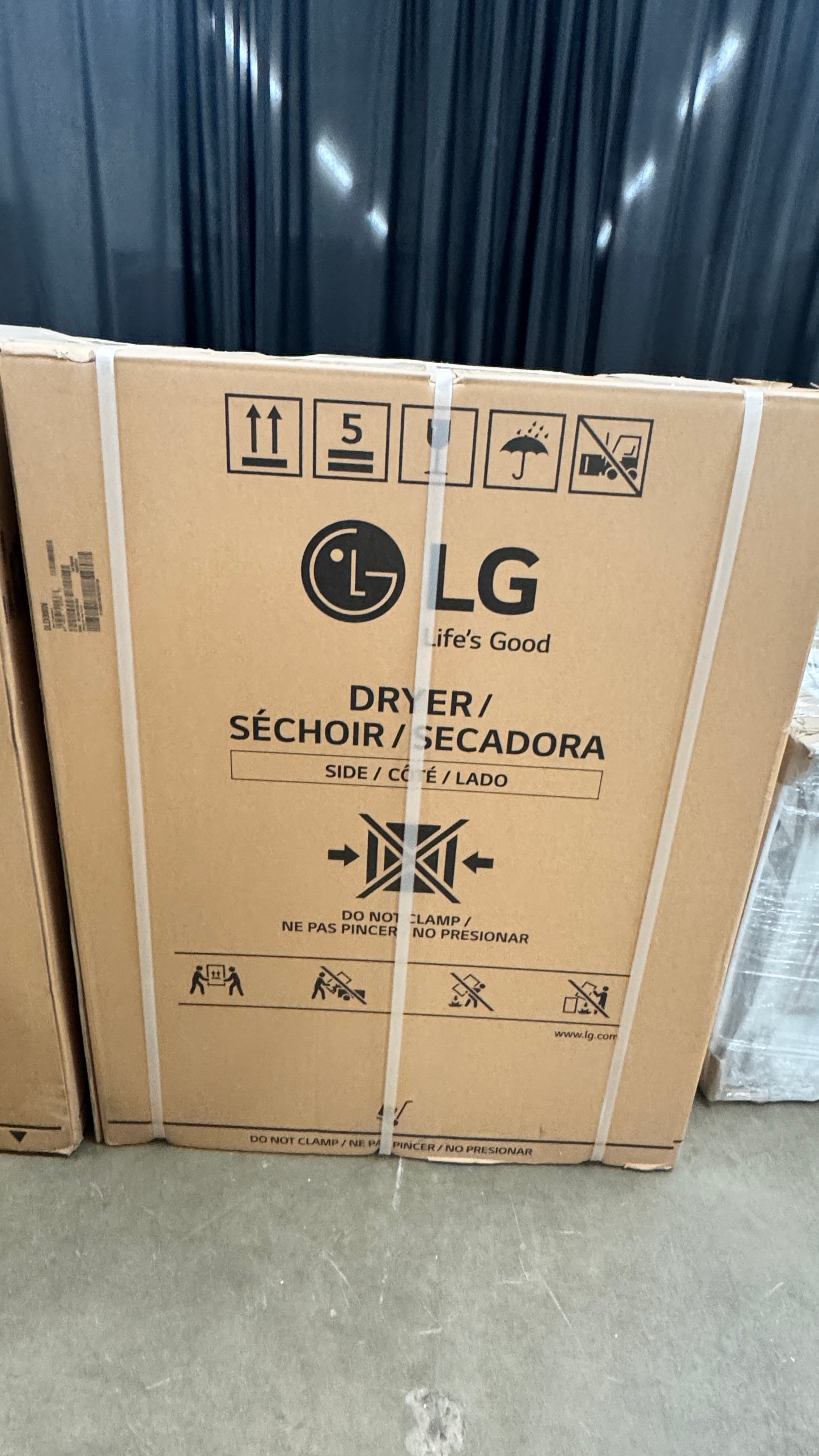 LG DLEX9000V 29 Inch Electric Smart Dryer with 9.0 cu. ft. Capacity, TurboSteam™, SteamSanitary™, FlowSense™, Smart ThinQ®, SmartDiagnosis™, 14 Dry Cycles, Anti-Bacterial, Wrinkle Care, and Sensor Dry