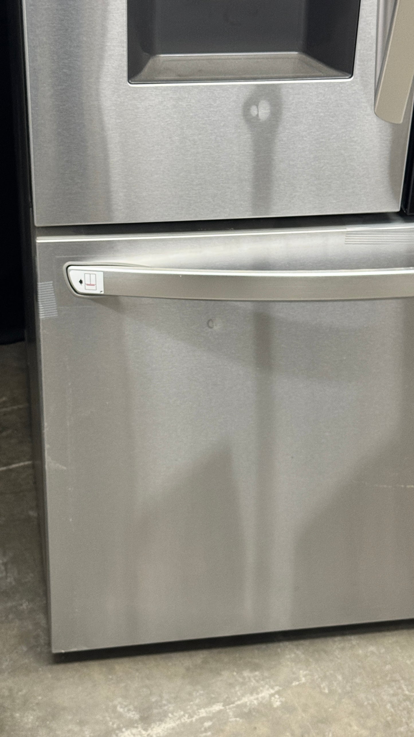 LG LRFOC2606S 26 cu. ft. Smart InstaView Counter-Depth MAX French Door Refrigerator