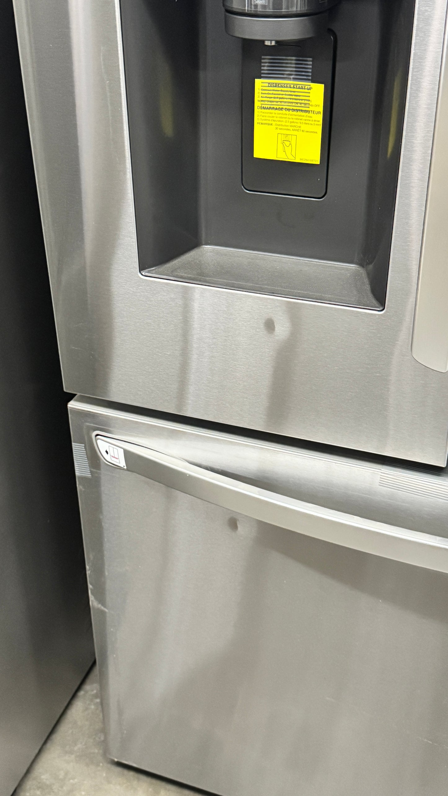 LG LRFOC2606S 26 cu. ft. Smart InstaView Counter-Depth MAX French Door Refrigerator