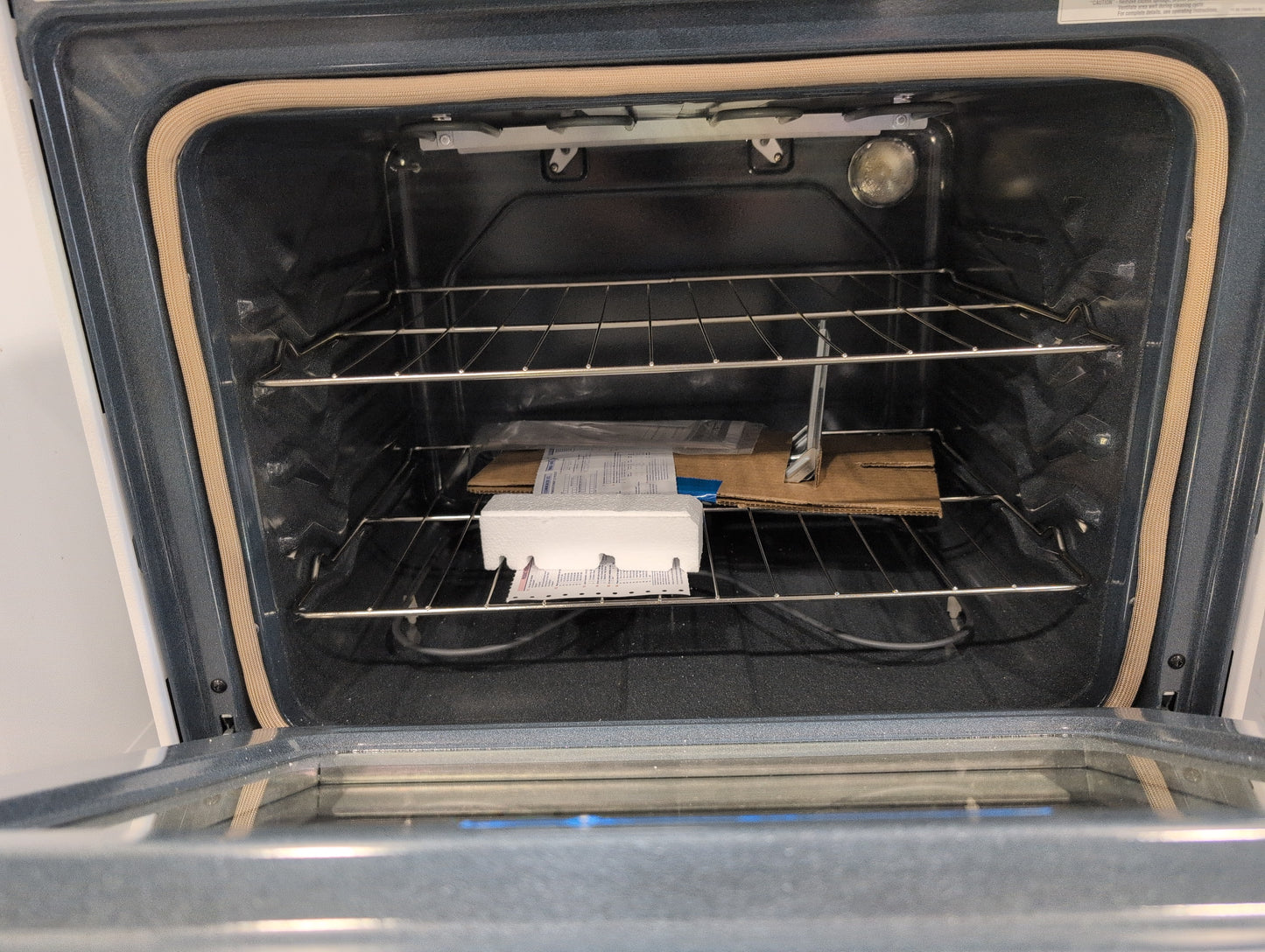 WHIRLPOOL WEC310S0FW 4.8 cu. ft. Slide-In Front Control Coil Top Electric Range