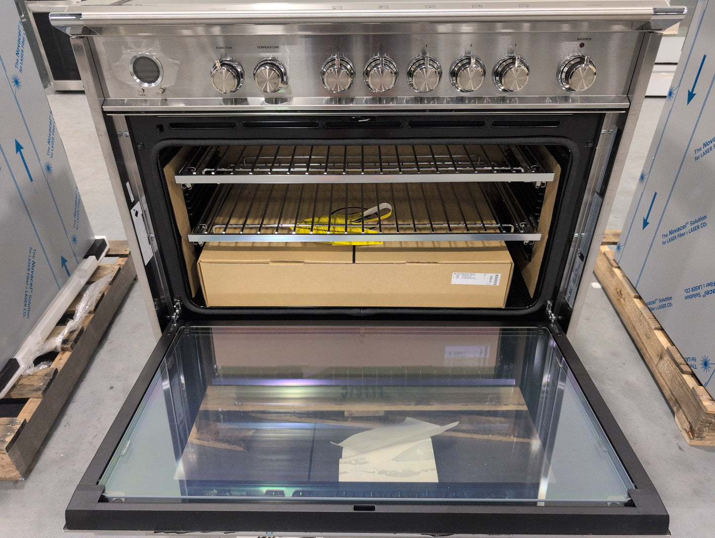 FISHER & PAYKEL OR36SCI6X1 36" Series 9 Classic 5-Zone Slide-In Induction Self-Cleaning Range; 2 SmartZones