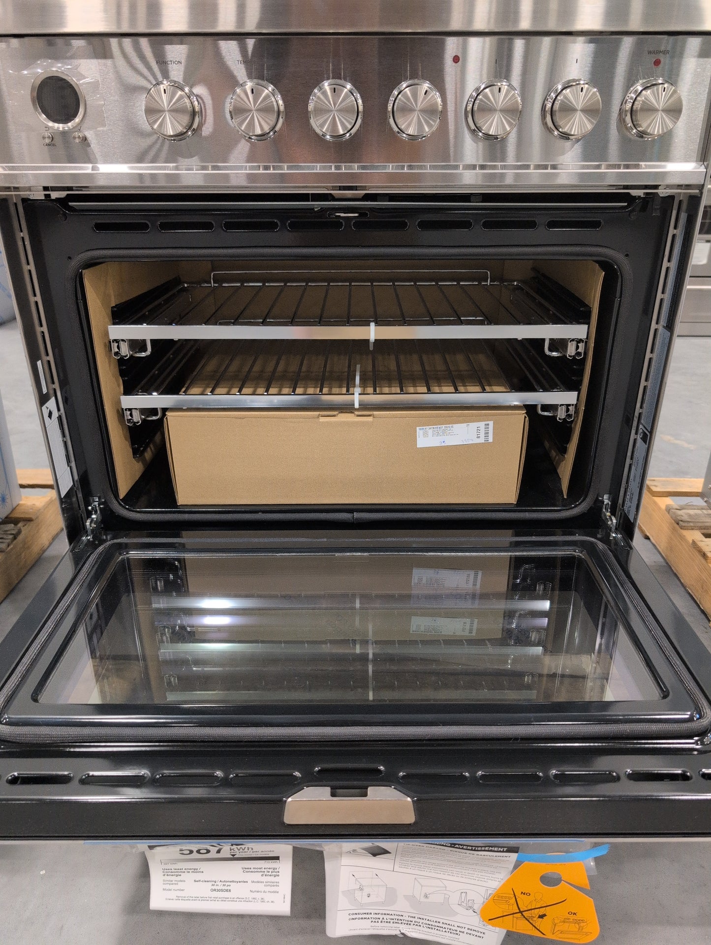 FISHER & PAYKEL OR30SDE6X1 30" Series 7 Element Slide-In Electric Range Ceramic Radiant