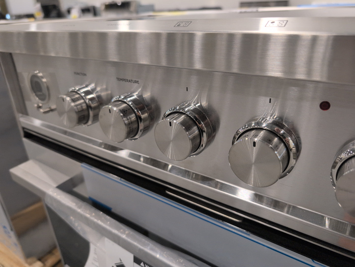 FISHER & PAYKEL OR30SDE6X1 30" Series 7 Element Slide-In Electric Range Ceramic Radiant (Copy)