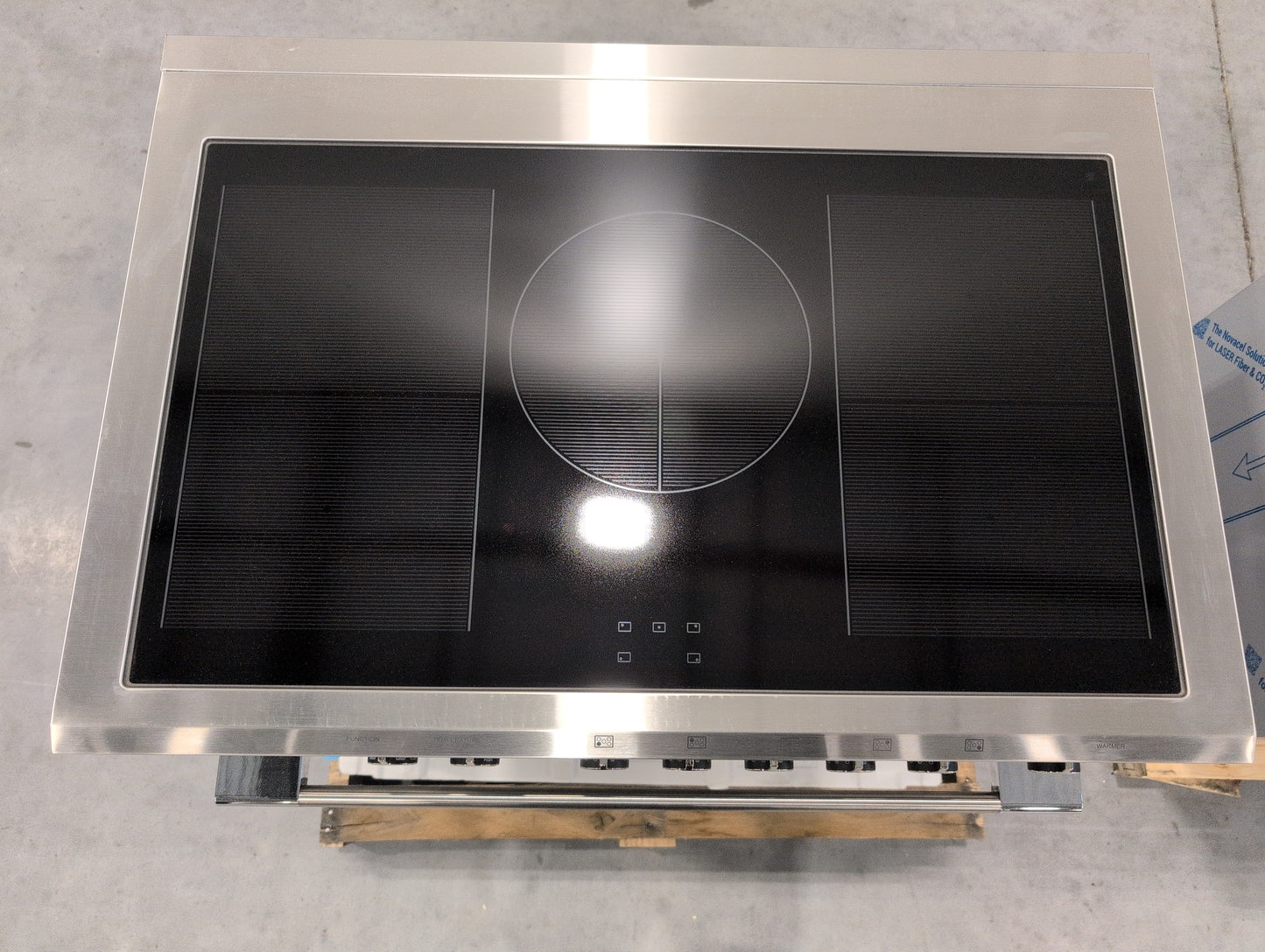 FISHER & PAYKEL OR36SCI6X1 36" Series 9 Classic 5-Zone Slide-In Induction Self-Cleaning Range; 2 SmartZones