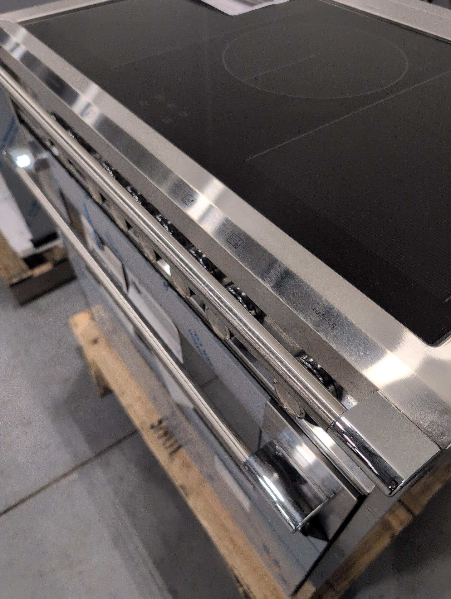 FISHER & PAYKEL OR36SCI6X1 36" Series 9 Classic 5-Zone Slide-In Induction Self-Cleaning Range; 2 SmartZones