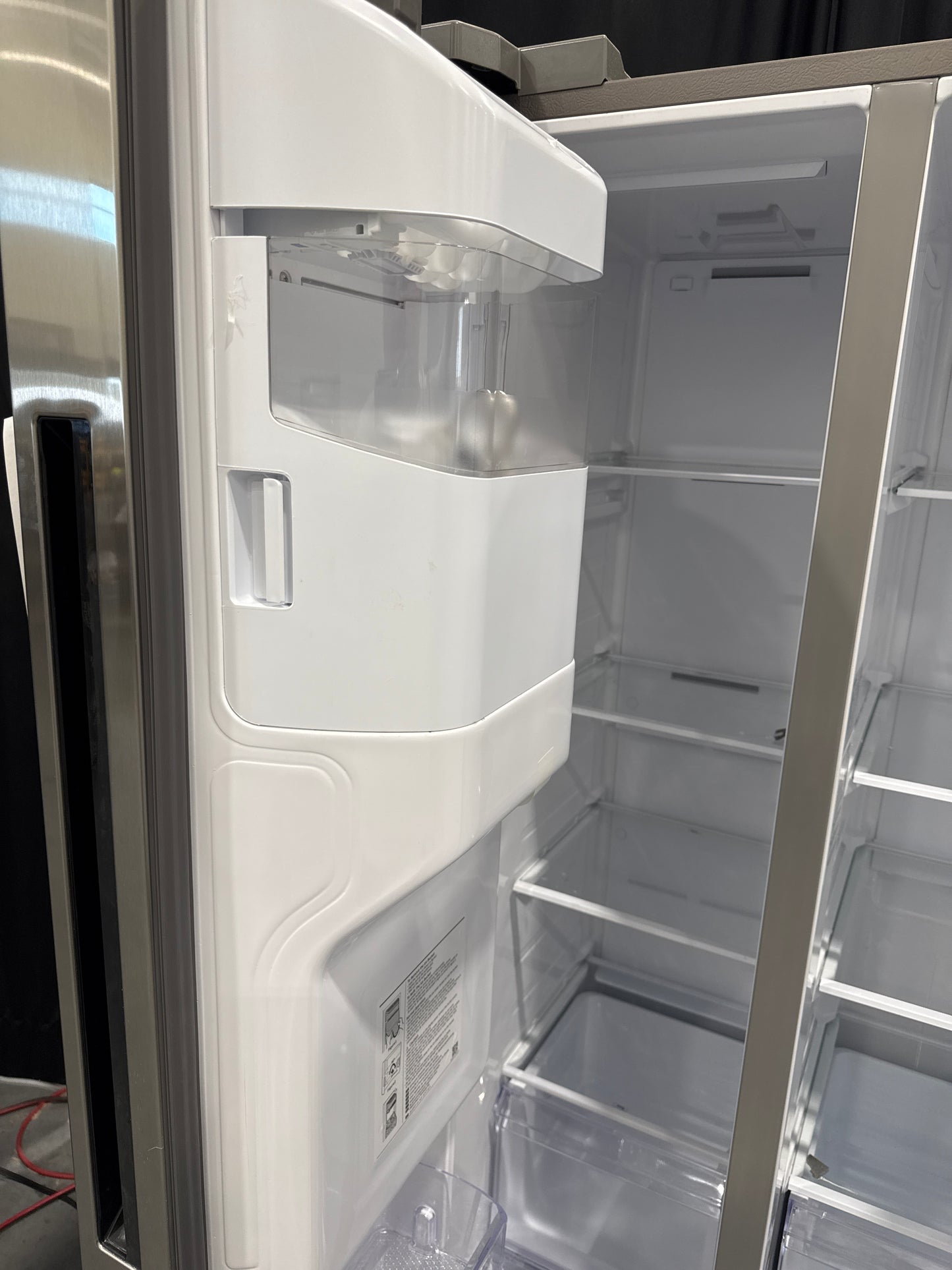 SAMSUNG RS22T5561SR/AA 22 cu. ft. Counter Depth Side-by-Side Refrigerator with Touch Screen Family Hub™ in Stainless Steel
