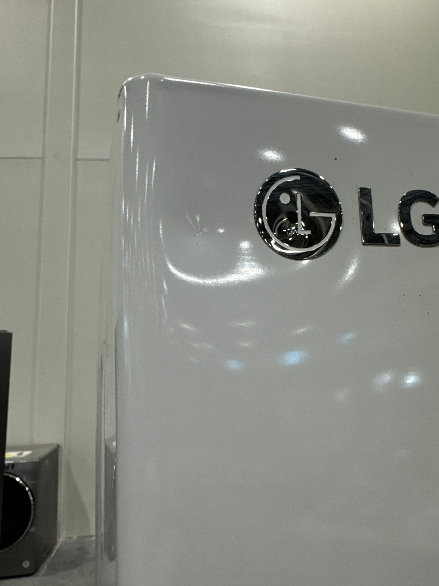 LG WKG101HWA 27 Inch Smart Gas WashTower with 4.5 Cu. Ft. Washer Capacity, 7.4 Cu. Ft. Dryer Capacity, Single Unit WashTower™ Design, Built-In Intelligence, Allergiene™ Wash Cycle, Sensor Dry, and ENERGY STAR® Certified