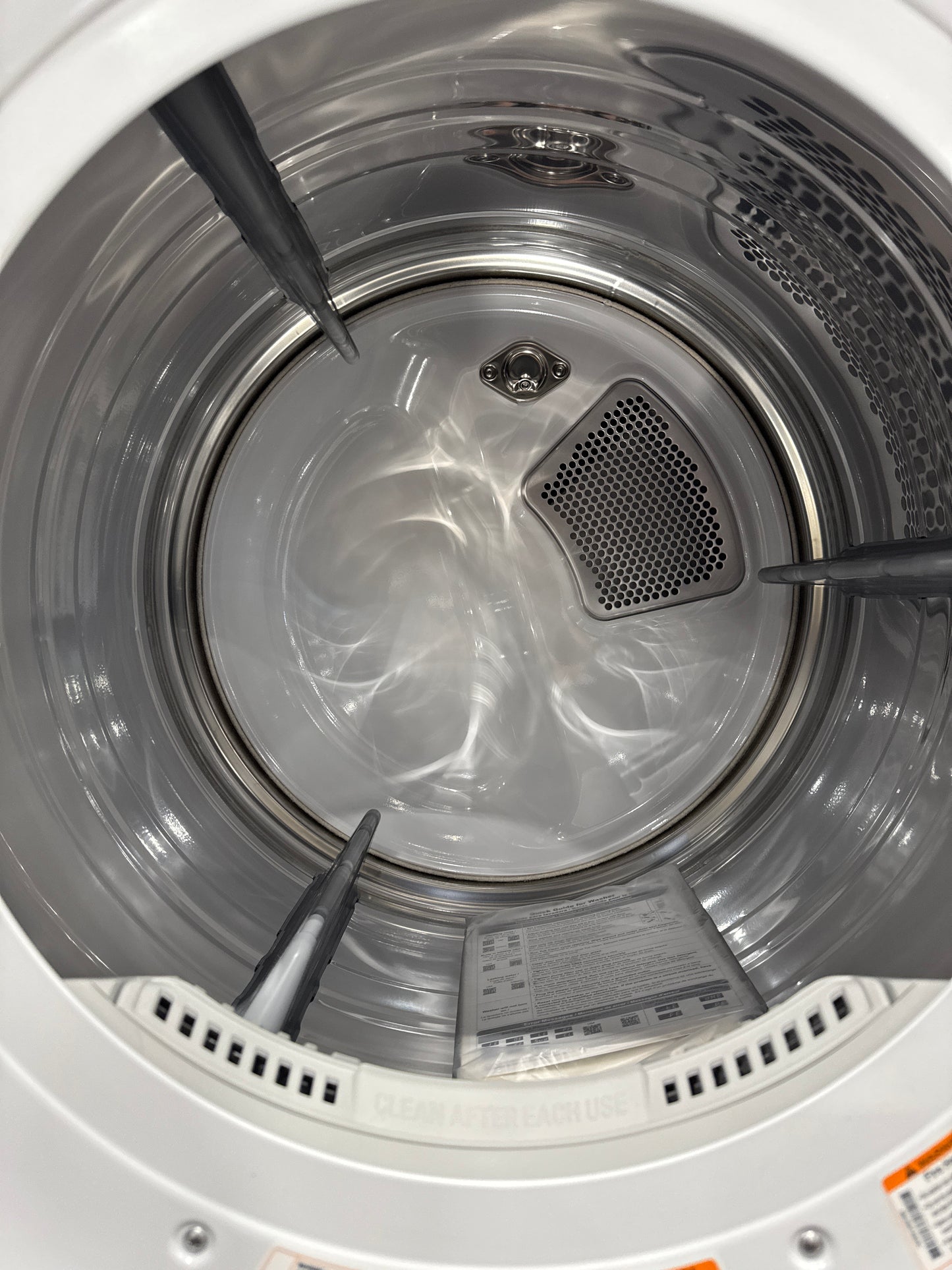 LG WKGX201HWA 27 Inch Smart Wash Tower with 4.5 cu. ft. Washer Capacity, 7.4 cu. ft. Dryer Capacity, TurboWash™360° Technology, Allergiene™ Wash Cycle, LG ThinQ® Technology, AI Fabric Sensor, and ENERGY STAR®: White