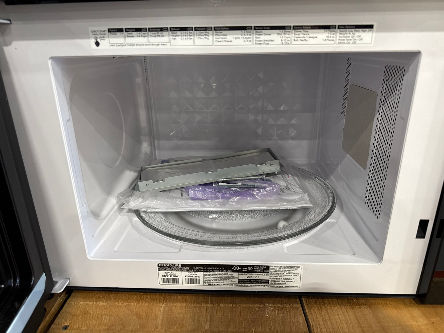 Frigidaire UMV1422UW 24" 1.4 Cu. Ft. Over-The-Range Microwave