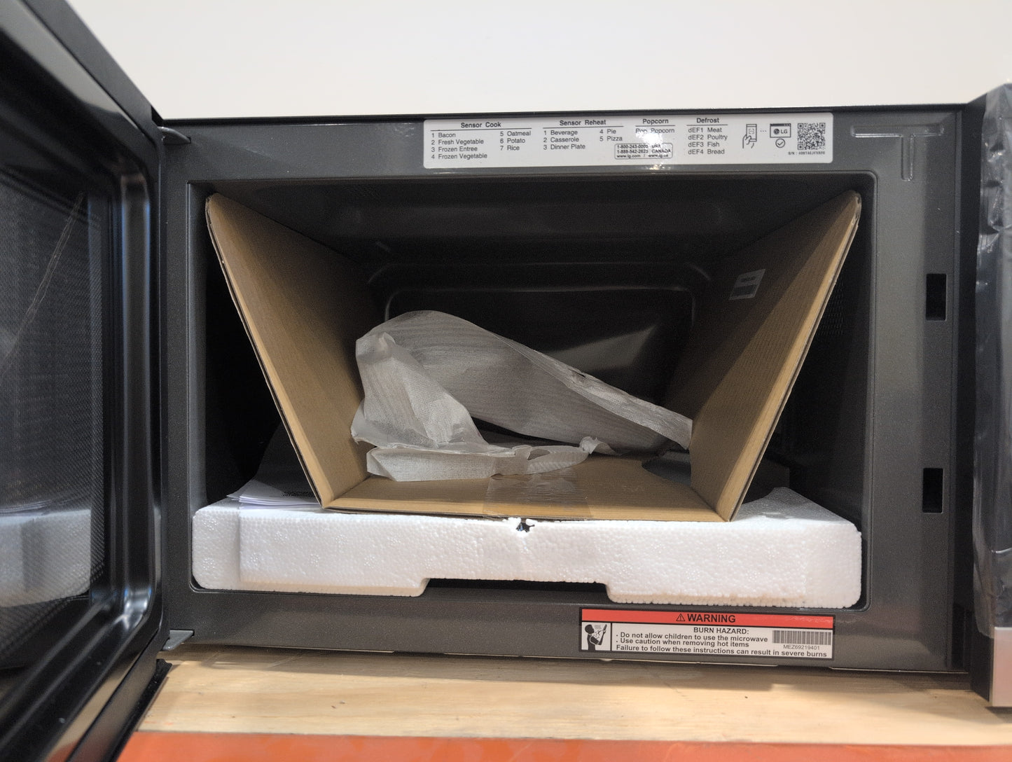 LG MSER1590C  1.5 cu. ft. NeoChef™ Countertop Microwave - Stainless Steel