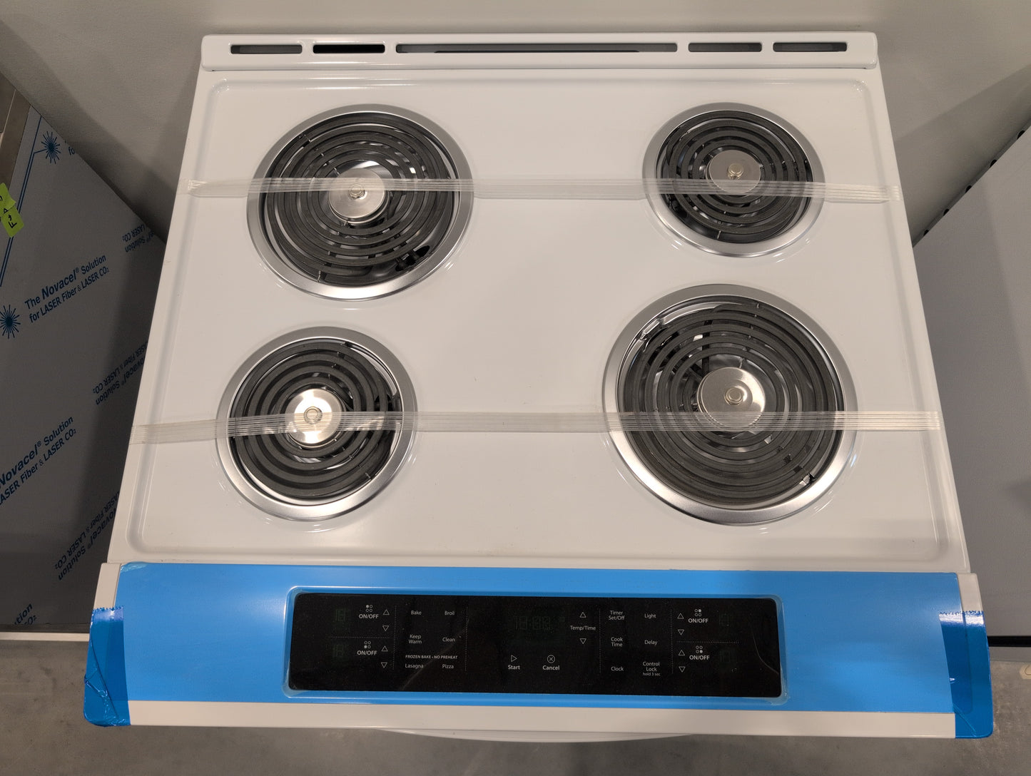 WHIRLPOOL WEC310S0FW 4.8 cu. ft. Slide-In Front Control Coil Top Electric Range