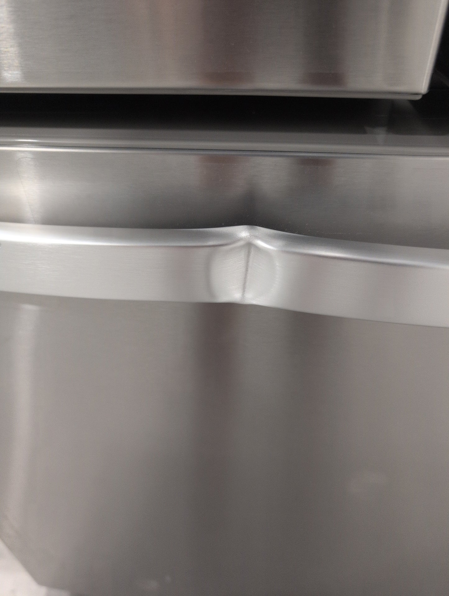 LG LFCS22520S 30 Inch French Door Refrigerator with 21.8 Cu. Ft. Capacity, Glide N' Serve™ Drawer, SpillProtector™ Shelves, Smart Cooling® and Factory Installed Ice Maker: Stainless Steel