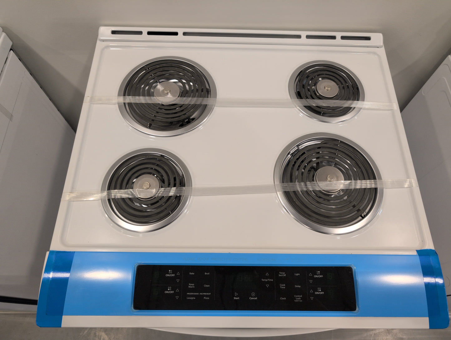 WHIRLPOOL WEC310S0FW 4.8 cu. ft. Slide-In Front Control Coil Top Electric Range