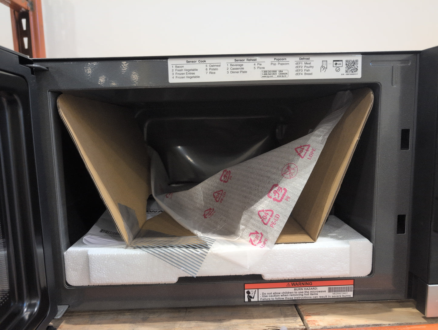 LG MSER1590C  1.5 cu. ft. NeoChef™ Countertop Microwave - Stainless Steel