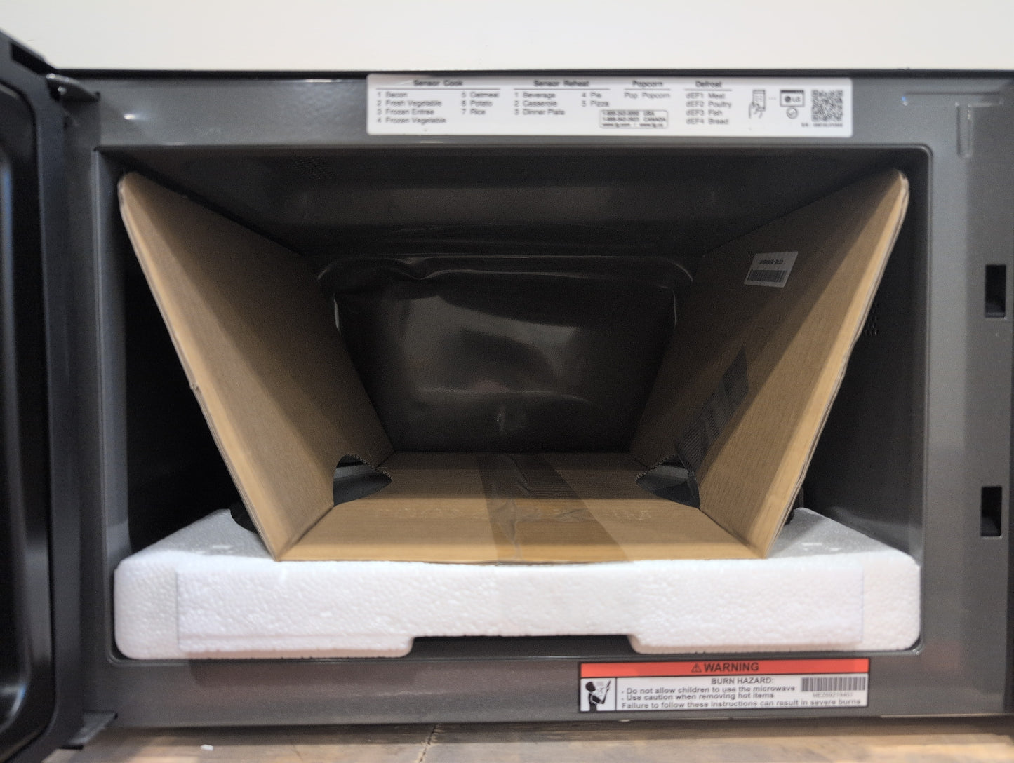 LG MSER1590C  1.5 cu. ft. NeoChef™ Countertop Microwave - Stainless Steel