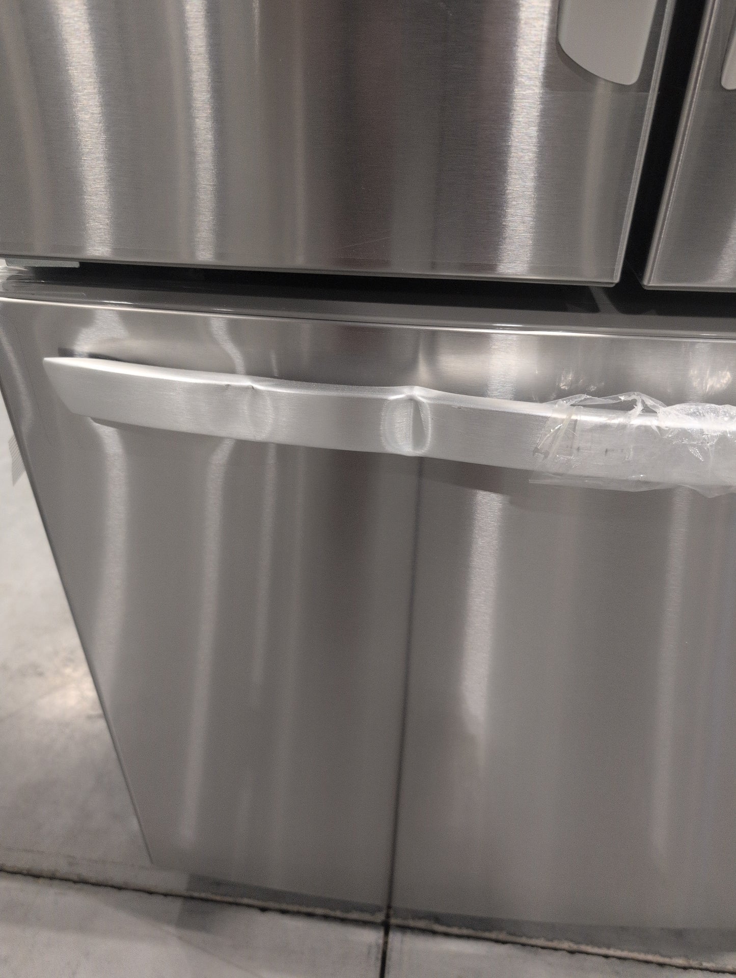 LG LFCS22520S 30 Inch French Door Refrigerator with 21.8 Cu. Ft. Capacity, Glide N' Serve™ Drawer, SpillProtector™ Shelves, Smart Cooling® and Factory Installed Ice Maker: Stainless Steel