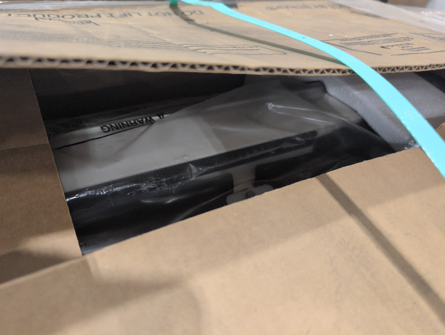 GE Zoneline Base AZ45E12DAB 11,600 BTU (PTAC) Packaged Terminal Air Conditioner with Electric Heat, 11.8 EER, 3.5 Pints Per Hour Dehumidification, R-410A Refrigerant and 230/208 Volt