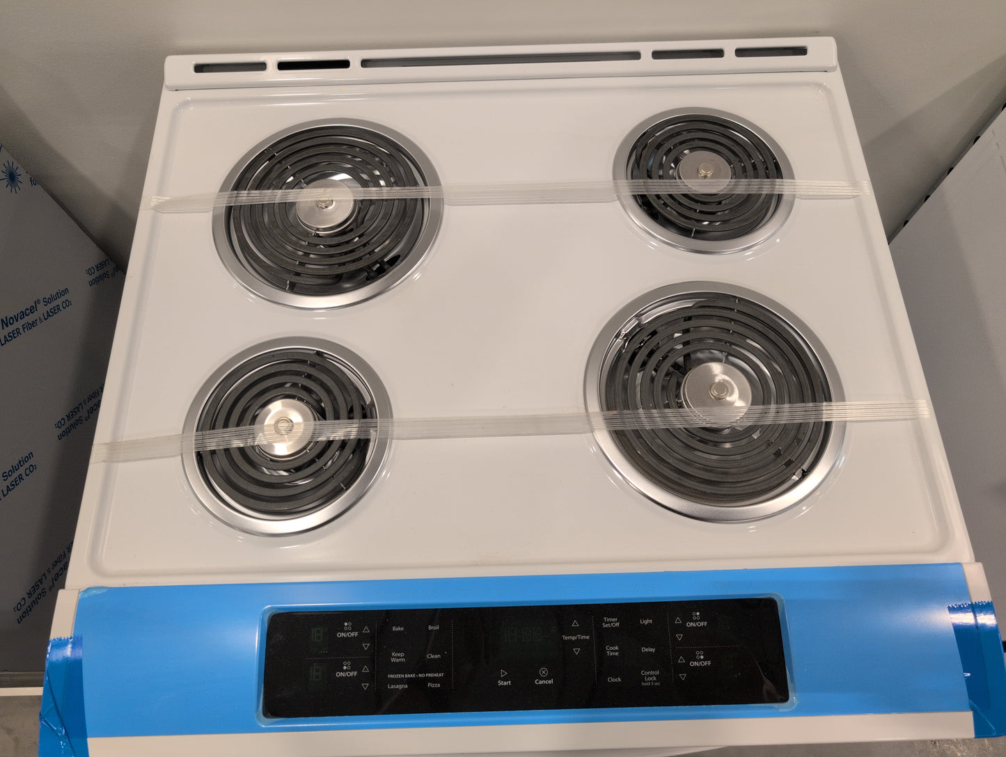 WHIRLPOOL WEC310S0FW 4.8 cu. ft. Slide-In Front Control Coil Top Electric Range