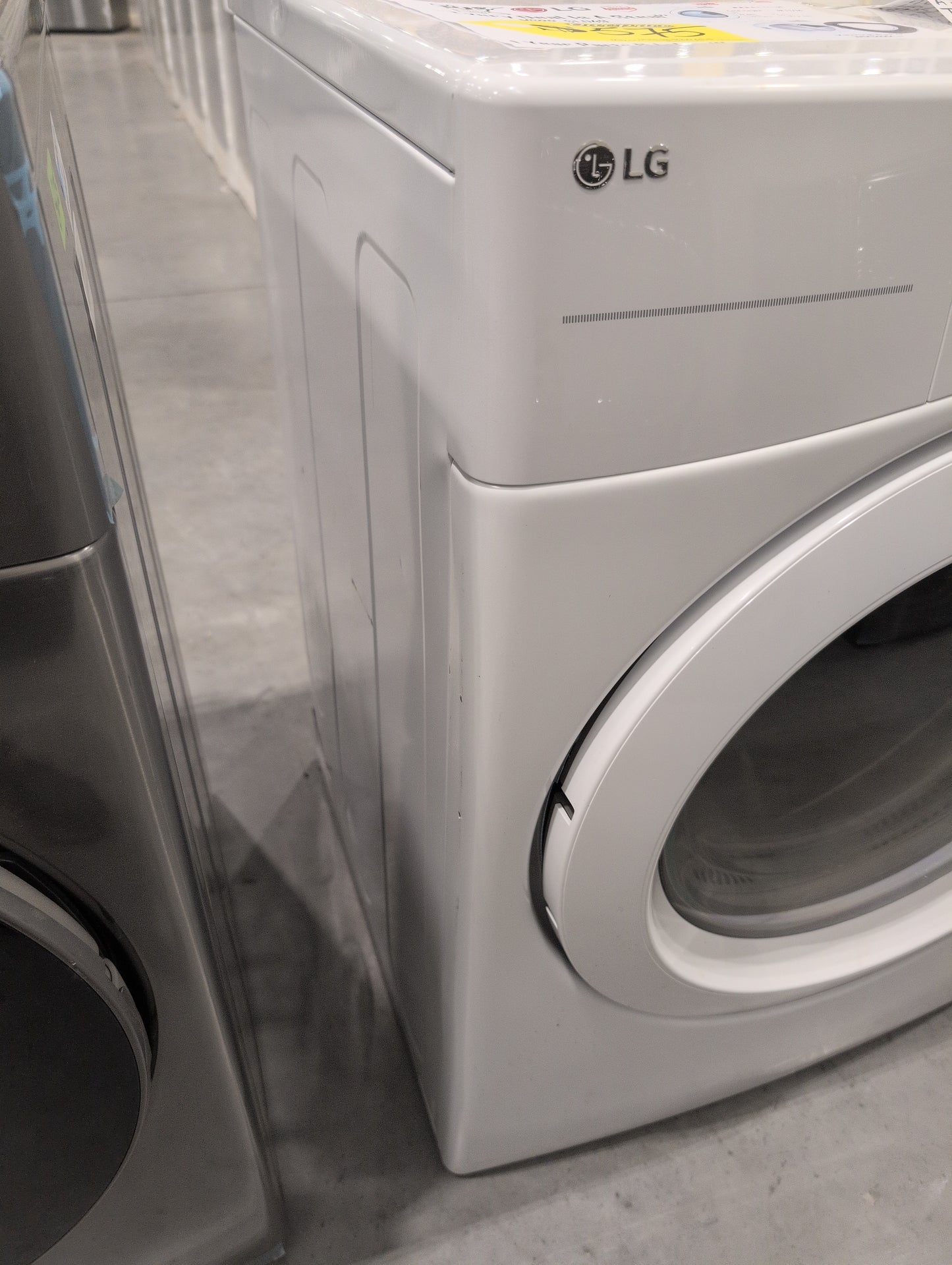 LG DLG3401W 27 Inch Gas Dryer with 7.4 Cu. Ft. Capacity, 8 Dryer Programs, Sensor Dry, FlowSense™ Indicator, Dial-A-Cycle™, LoDecibel™ Operation, SmartDiagnosis™, and Energy Star Certified