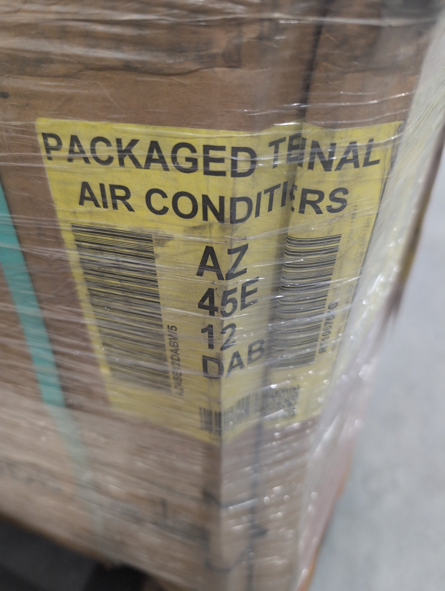 GE Zoneline Base AZ45E12DAB 11,600 BTU (PTAC) Packaged Terminal Air Conditioner with Electric Heat, 11.8 EER, 3.5 Pints Per Hour Dehumidification, R-410A Refrigerant and 230/208 Volt