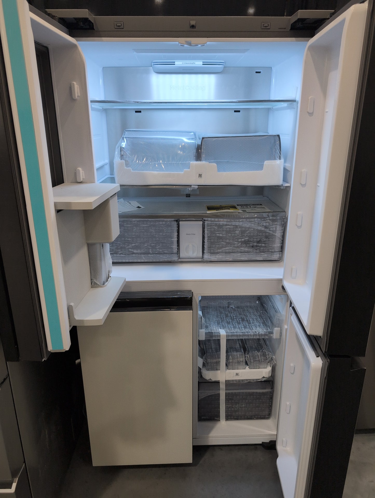 Samsung RF23DB990012AA Bespoke Counter Depth 4-Door Flex™ Refrigerator (23 cu. ft.) with AI Family Hub™+ and AI Vision Inside™ in White Glass