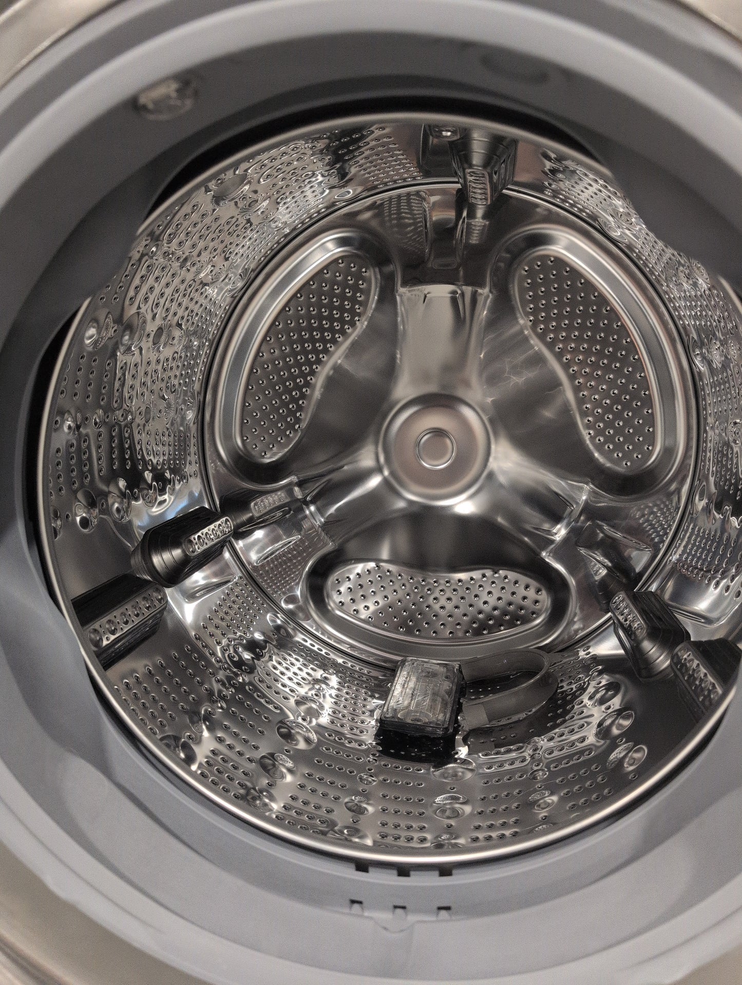 LG WKG101HVA 27 Inch Smart Gas WashTower with 4.5 Cu. Ft. Washer Capacity, 7.4 Cu. Ft. Dryer Capacity, Single Unit WashTower™ Design, Built-In Intelligence, Allergiene™ Wash Cycle, Sensor Dry, and ENERGY STAR® Certified