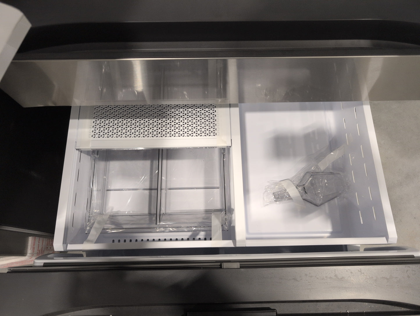 Samsung Bespoke RF29BB8600QLAA 29 cu. ft. Standard Depth 4-Door French Door Smart Refrigerator in Stainless Steel with Beverage Center