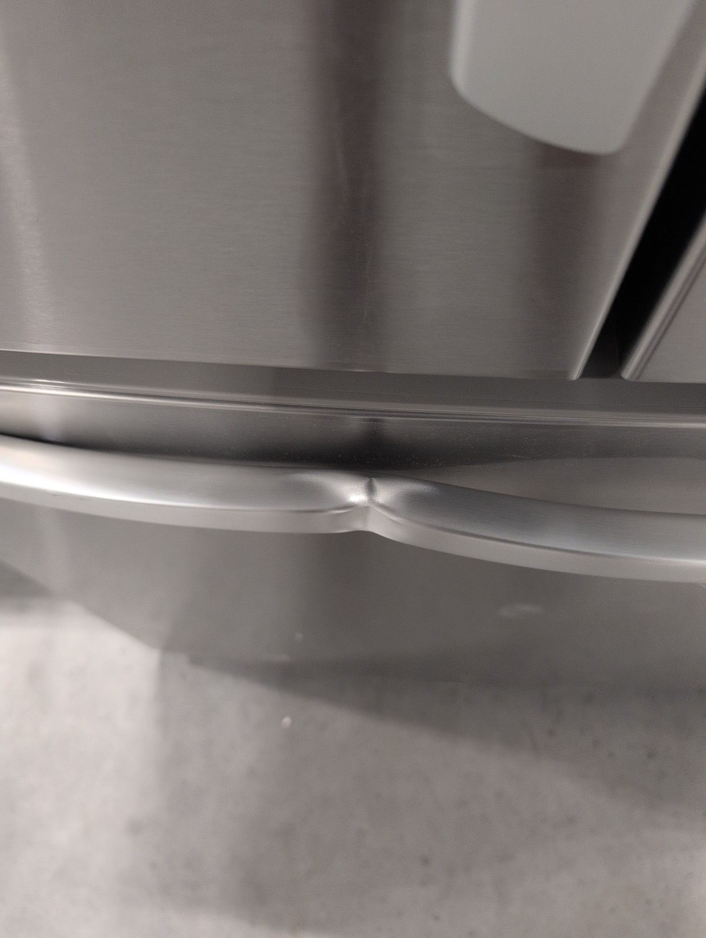 LG LFCS22520S 30 Inch French Door Refrigerator with 21.8 Cu. Ft. Capacity, Glide N' Serve™ Drawer, SpillProtector™ Shelves, Smart Cooling® and Factory Installed Ice Maker: Stainless Steel