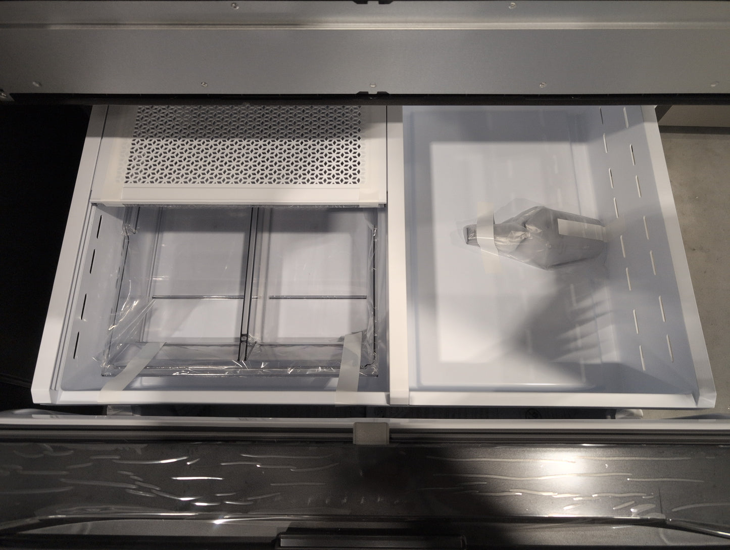 Samsung BESPOKE RF29BB8600AP 36 Inch Smart 4-Door French Door Refrigerator with 29 cu. ft. Total Capacity, Beverage Center, FlexZone™ Drawer, Dual Auto Ice Maker, Twin Cooling Plus, Wi-Fi Enabled, Customizable Door Colors, ADA Compliant